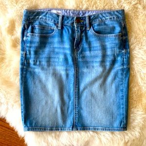 Like new Gap denim pencil skirt!